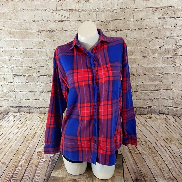 Old Navy Tops - Old navy plaid “the boyfriend shirt” size small